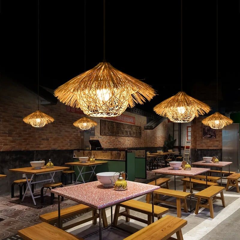 Suspension artisanale en rotin naturel d'inspiration asiatique