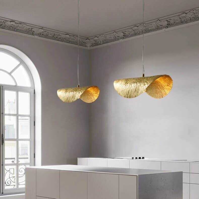 Suspension artistique cuivrée contemporaine