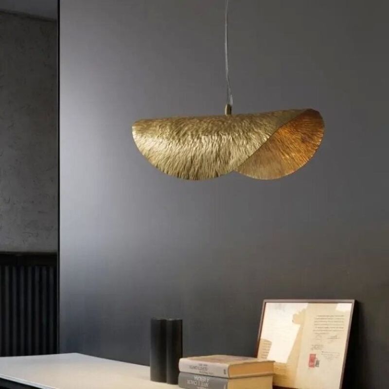 Suspension artistique cuivrée contemporaine