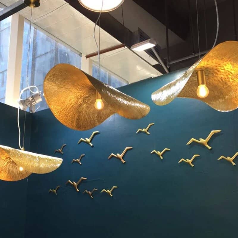 Suspension artistique cuivrée contemporaine