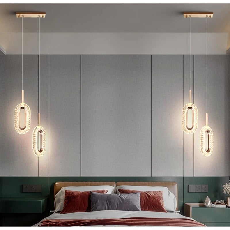 Suspension contemporaine aux reflets cristallins