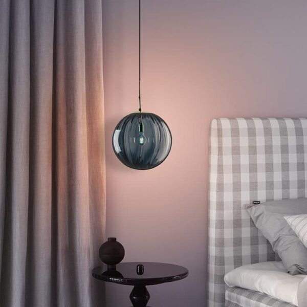 Suspension globe en verre contemporaine