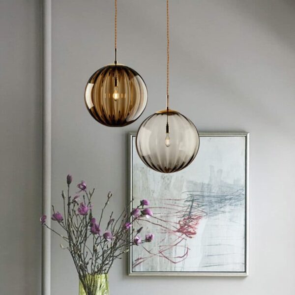 Suspension globe en verre contemporaine