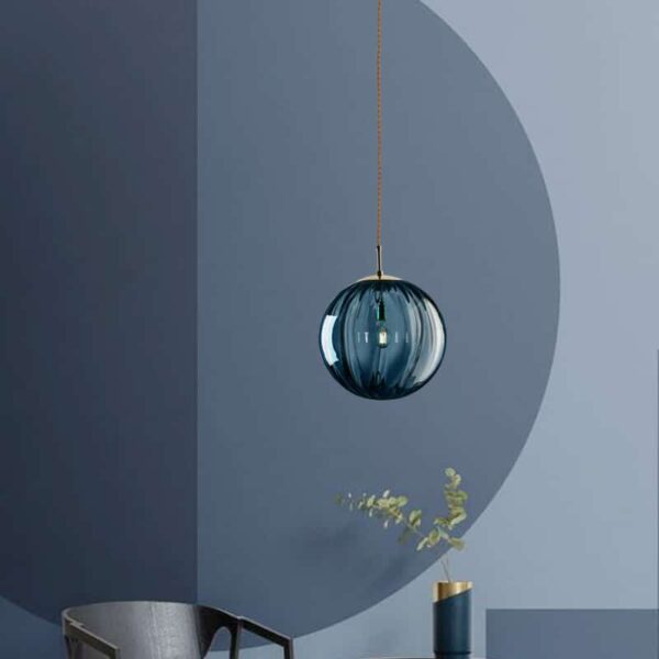 Suspension globe en verre contemporaine