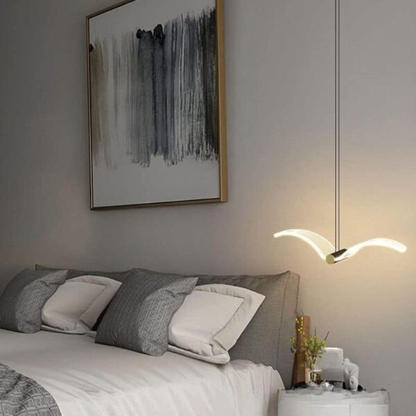 Suspension LED artistique à l'élégance contemporaine