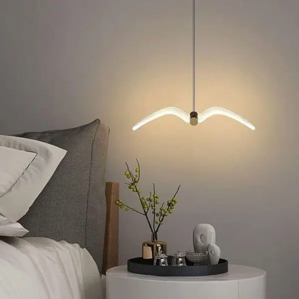 Suspension LED artistique à l'élégance contemporaine