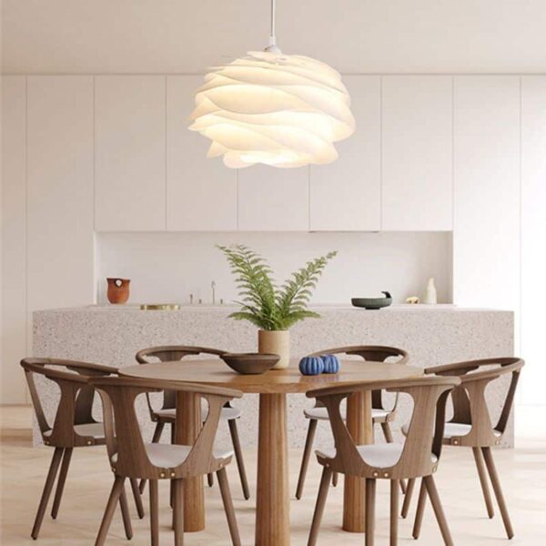 Suspension LED florale aux pétales lumineux