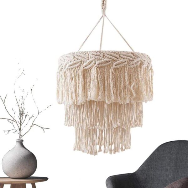 Suspension artisanale en macramé aux inspirations naturelles
