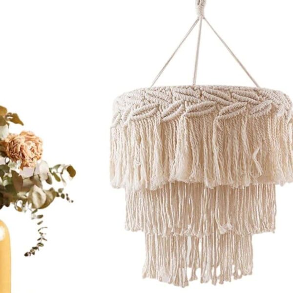 Suspension artisanale en macramé aux inspirations naturelles