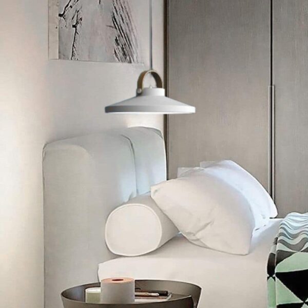 Suspension contemporaine en acier au design nordique