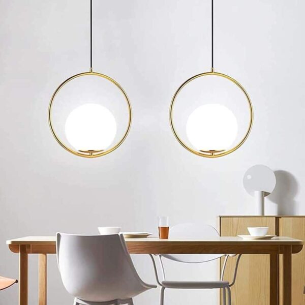 Suspension contemporaine en verre et métal précieux