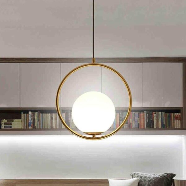Suspension contemporaine en verre et métal précieux