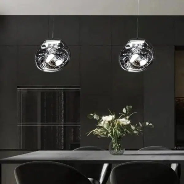 Suspension luminaire asymétrique aux courbes fluides