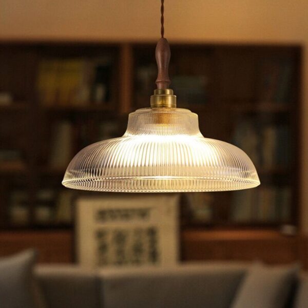 Suspension luminaire en verre soucoupe au design intemporel