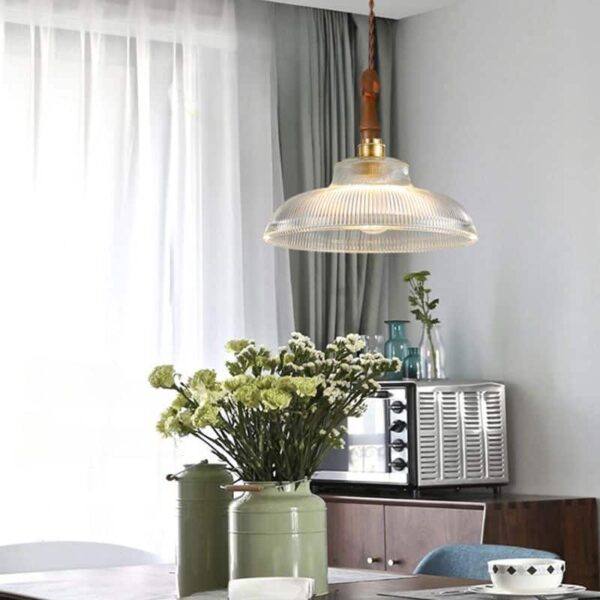Suspension luminaire en verre soucoupe au design intemporel