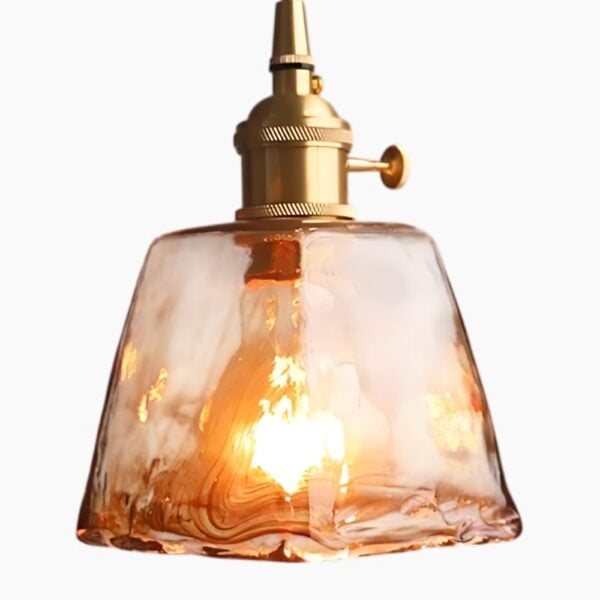 Suspension lumineuse en verre au design intemporel