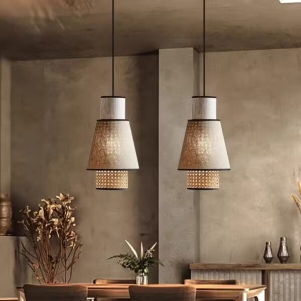 Scandinavische hanglamp in natuurlijk rotan met stoffen alliantie