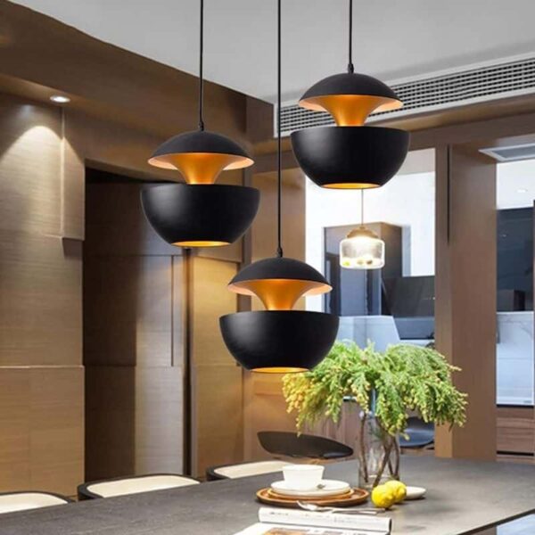 Suspension nordique sphérique en aluminium noir mat