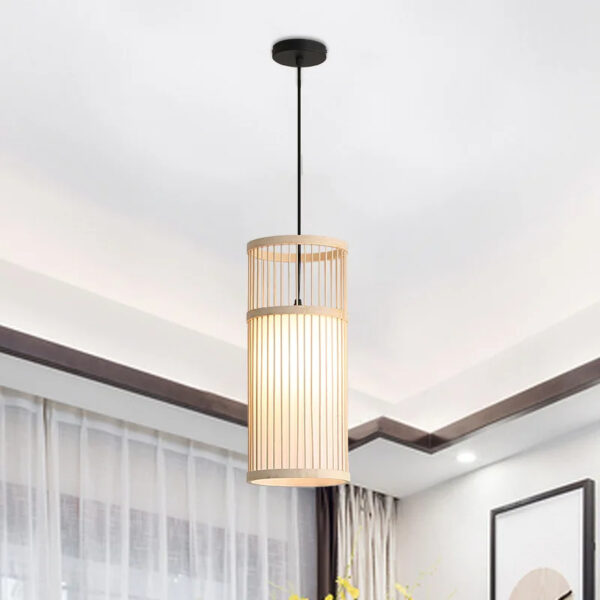 Suspension artisanale en bambou d'inspiration orientale