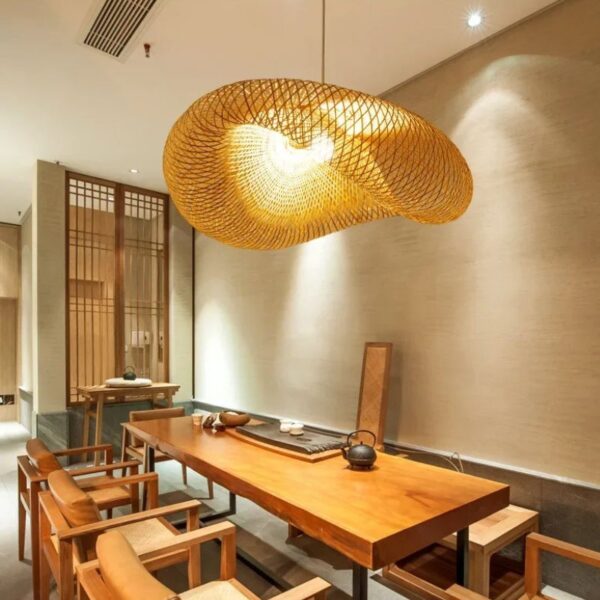 Suspension artisanale en bambou: design intemporel