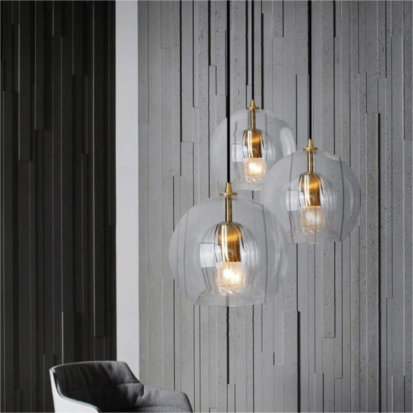 Suspension contemporaine avec globe en verre cristallin