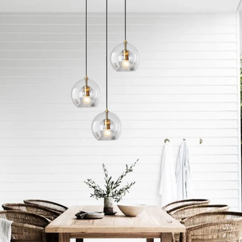 Suspension contemporaine avec globe en verre cristallin