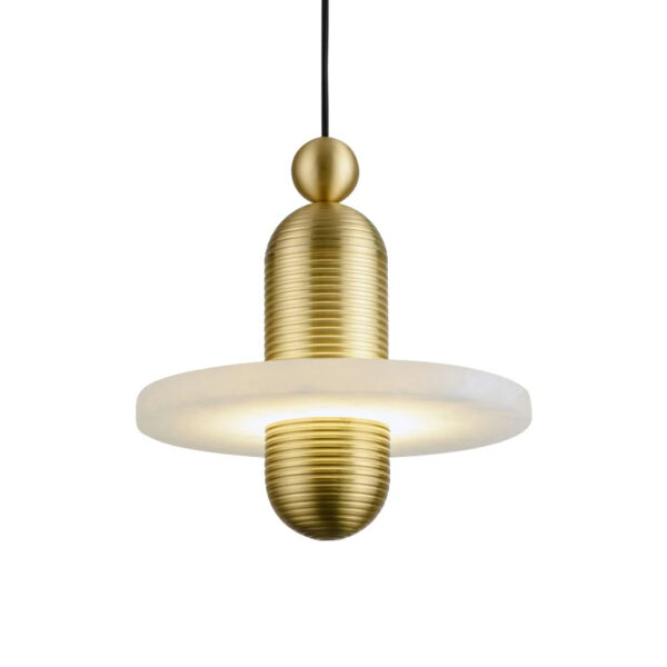 Eigentijdse hanglamp in marmer en gouden afwerking