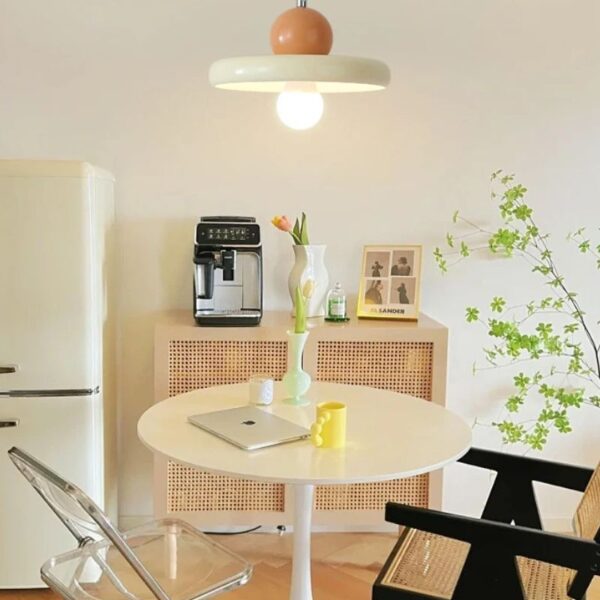 Suspension luminaire contemporaine à l'esthétique raffinée
