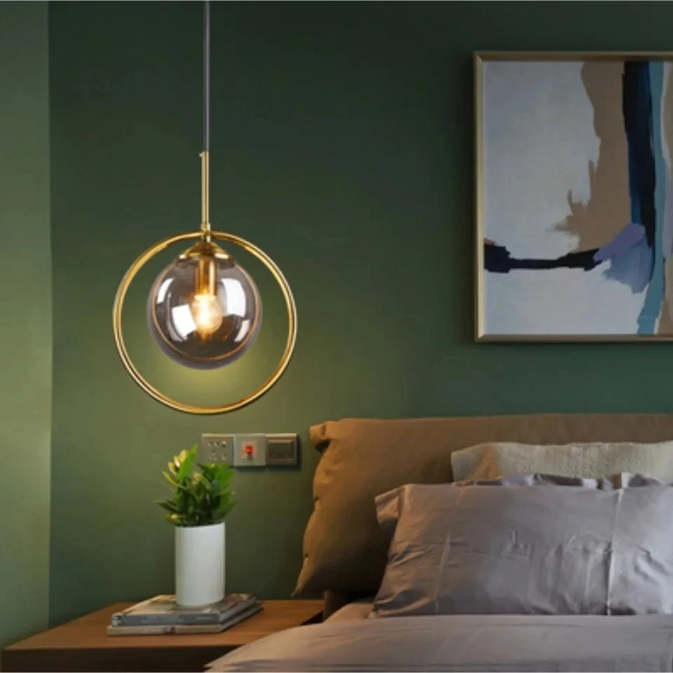 Suspension luminaire en verre massif au design raffiné