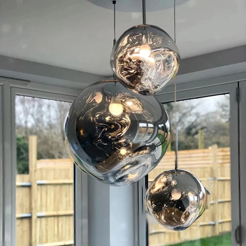 Suspension luminaire sphérique au fini argenté contemporain