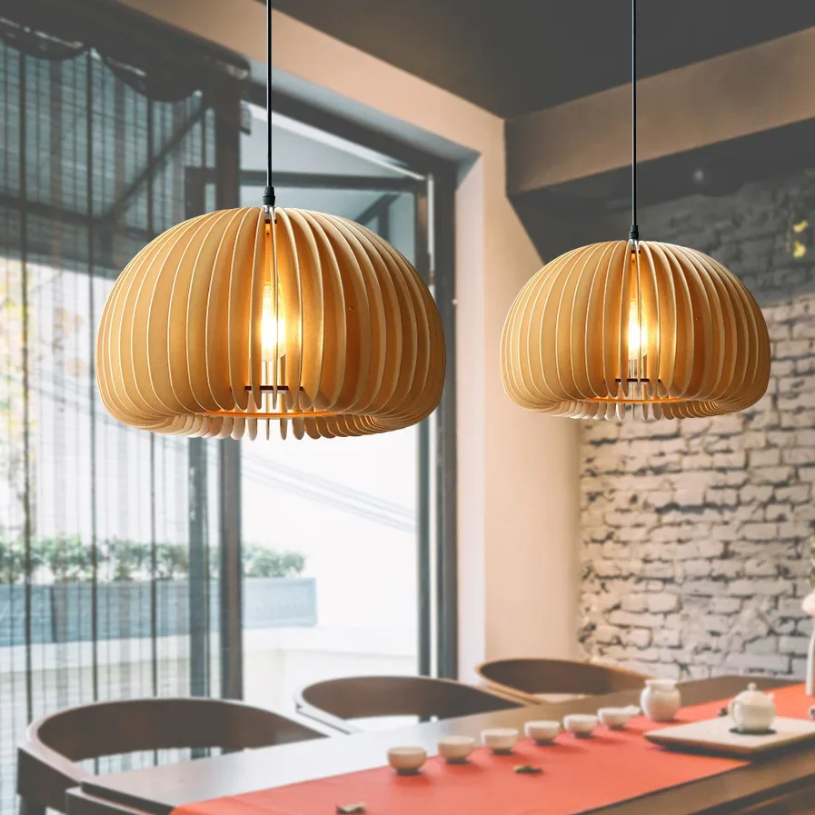 Suspension lumineuse artisanale en bois naturel pour salle à manger