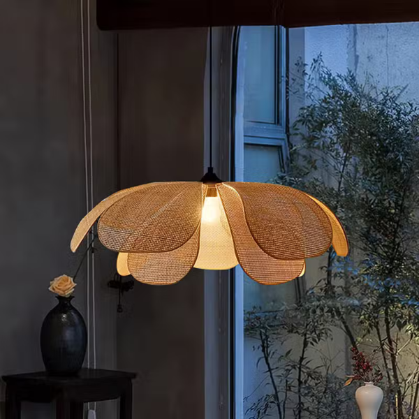 Handgemaakte hanglamp van natuurlijk rotan, Zen-geïnspireerd