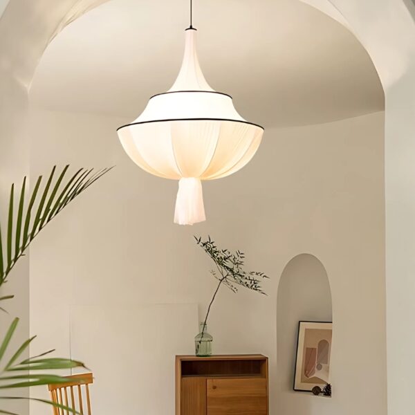 Suspension Lumineuse en Tissu d'Inspiration Orientale