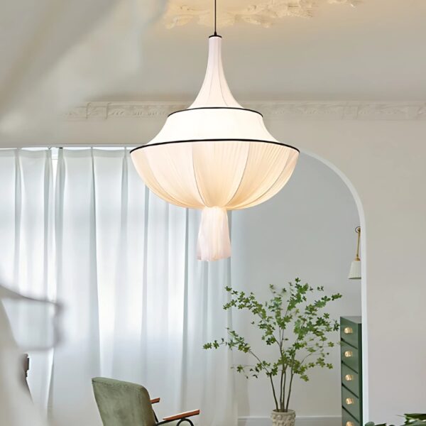 Suspension Lumineuse en Tissu d'Inspiration Orientale