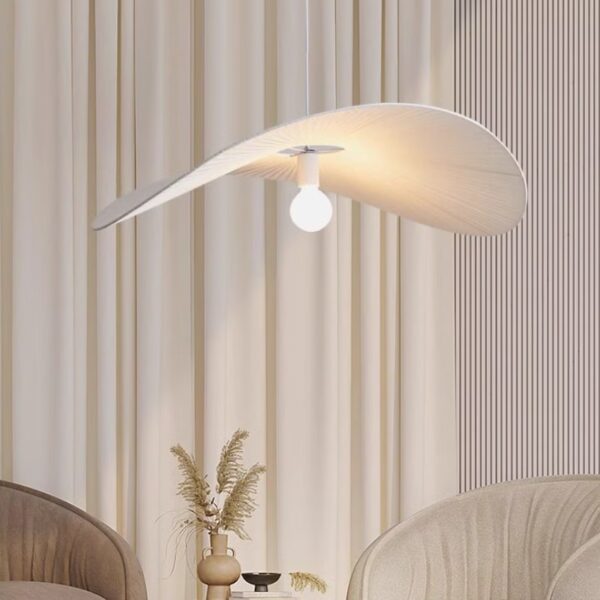 Suspension textile contemporaine au design chapeau