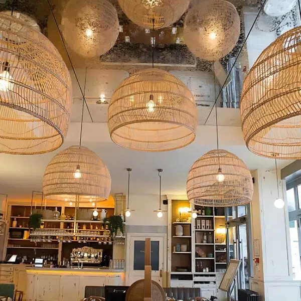 Suspension Artisanale en Rotin d'Inspiration Orientale