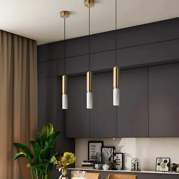 Suspension LED en marbre, signature contemporaine raffinée