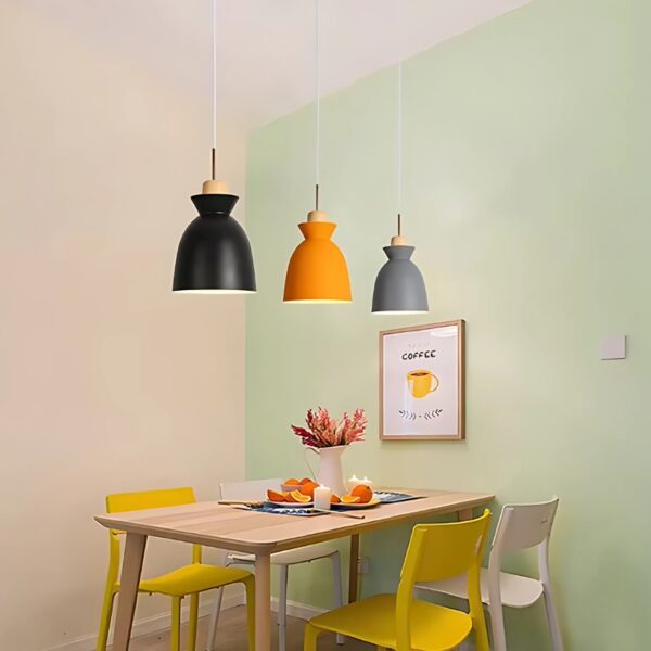 Suspension luminaire design nordique bois et couleur