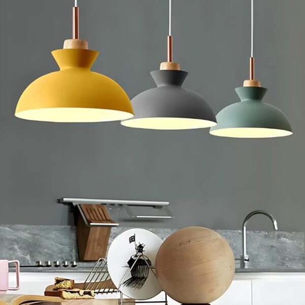 Suspension luminaire design nordique bois et couleur