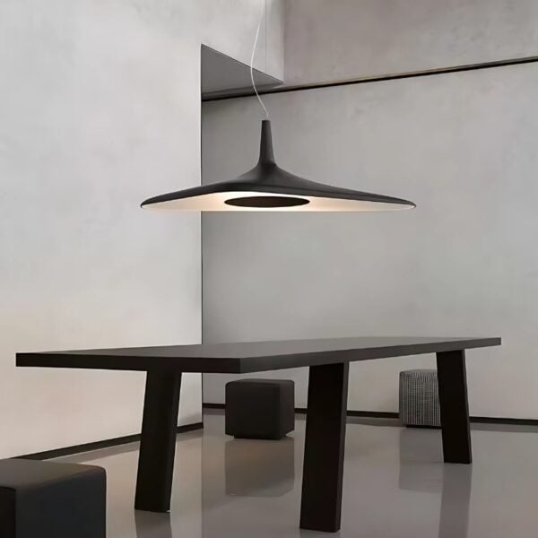 Suspension luminaire en résine d'inspiration nordique