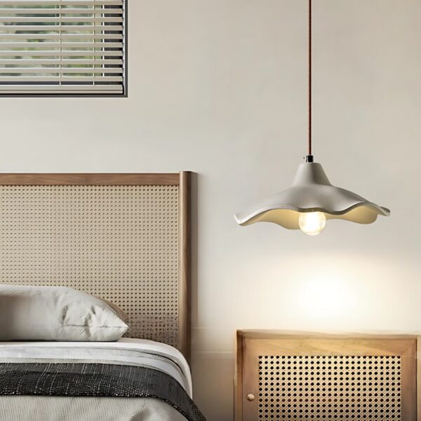 Suspension artisanale en pierre d'inspiration orientale