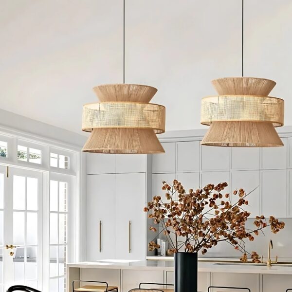 Suspension Artisanale en Rotin d'Inspiration Contemporaine