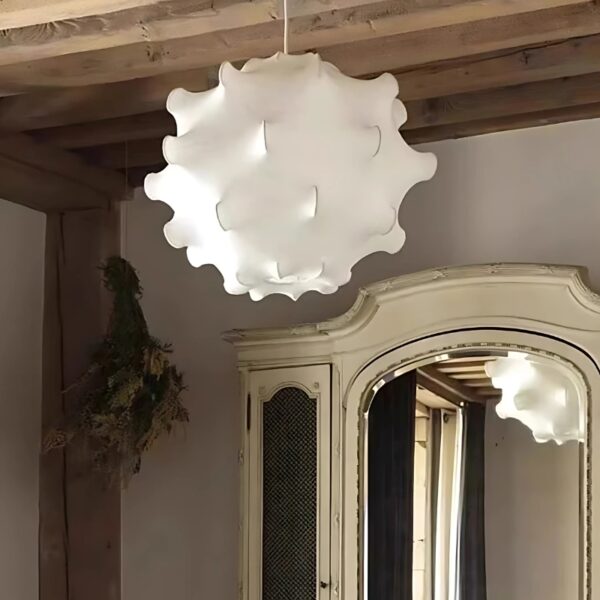Suspension design aux influences asiatiques contemporaines